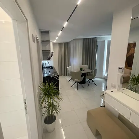 Cahani Lux Apartment